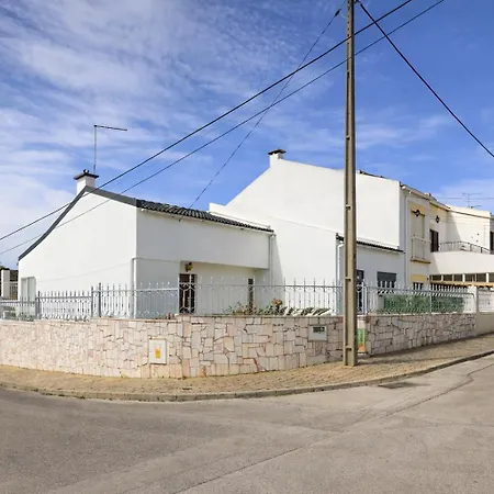 Stay In Corroios Near Lisbon And 15 Min From The Beach - Casa Acolhedora Em Corroios Perto De Lisboa E Da Praia Corroios