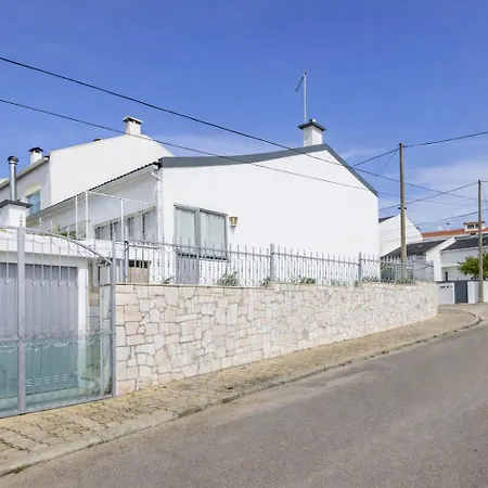 Stay In Corroios Near Lisbon And 15 Min From The Beach - Casa Acolhedora Em Corroios Perto De Lisboa E Da Praia Holiday home