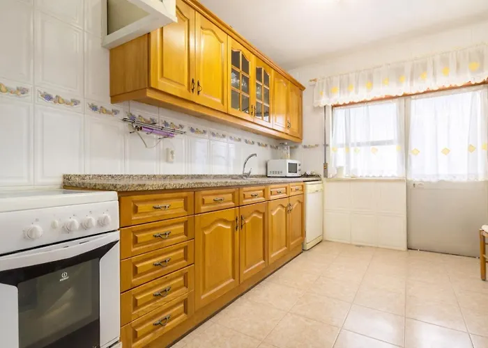 Stay In Corroios Near Lisbon And 15 Min From The Beach - Casa Acolhedora Em Corroios Perto De Lisboa E Da Praia Corroios
