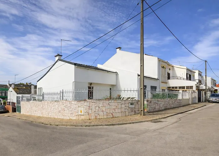 Stay In Corroios Near Lisbon And 15 Min From The Beach - Casa Acolhedora Em Corroios Perto De Lisboa E Da Praia Corroios